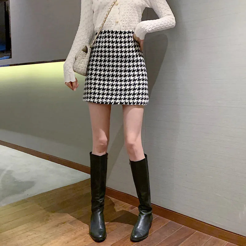 Trendy Houndstooth Plaid Mini Skirt